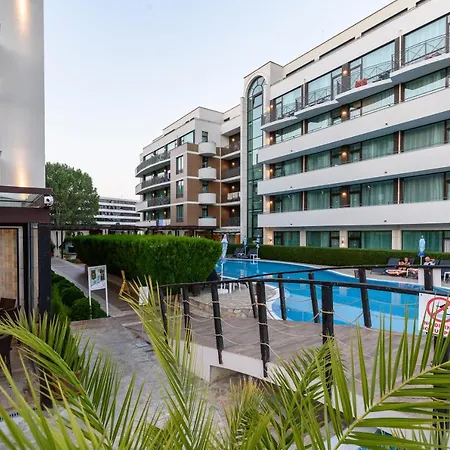 ライオン サニー ビーチ ホテル 4*