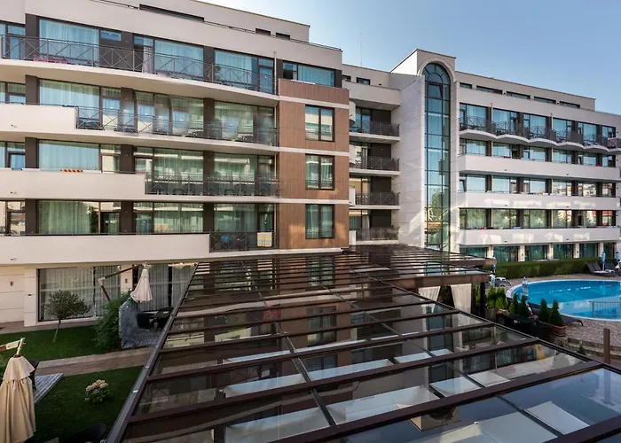 ホテル ライオン サニー ビーチ 4*