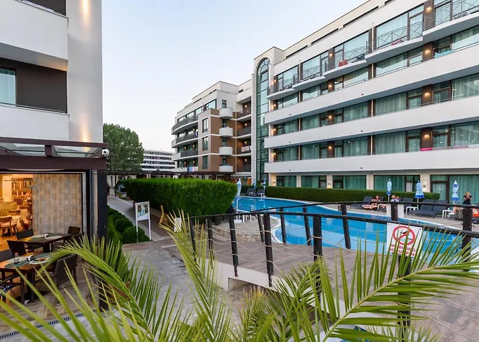 ライオン サニー ビーチ ホテル 4*