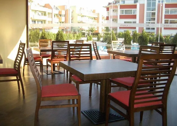 ホテル ライオン サニー ビーチ 4*