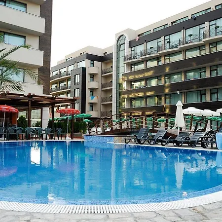 Lion Sunny ساني بيتش