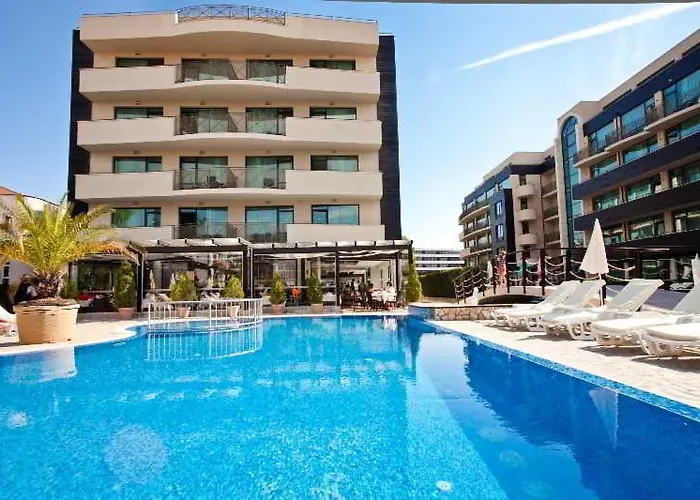 Lion Sunny فندق 4*