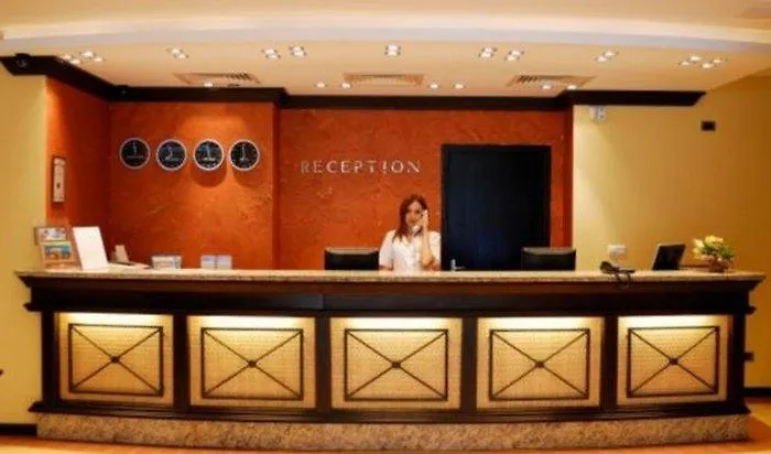 فندق Lion Sunny 4*