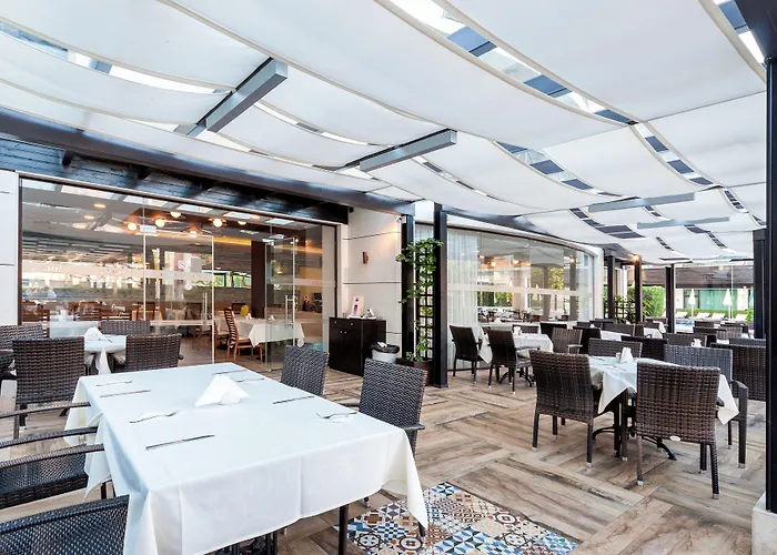 Отель Lion Sunny Солнечный берег